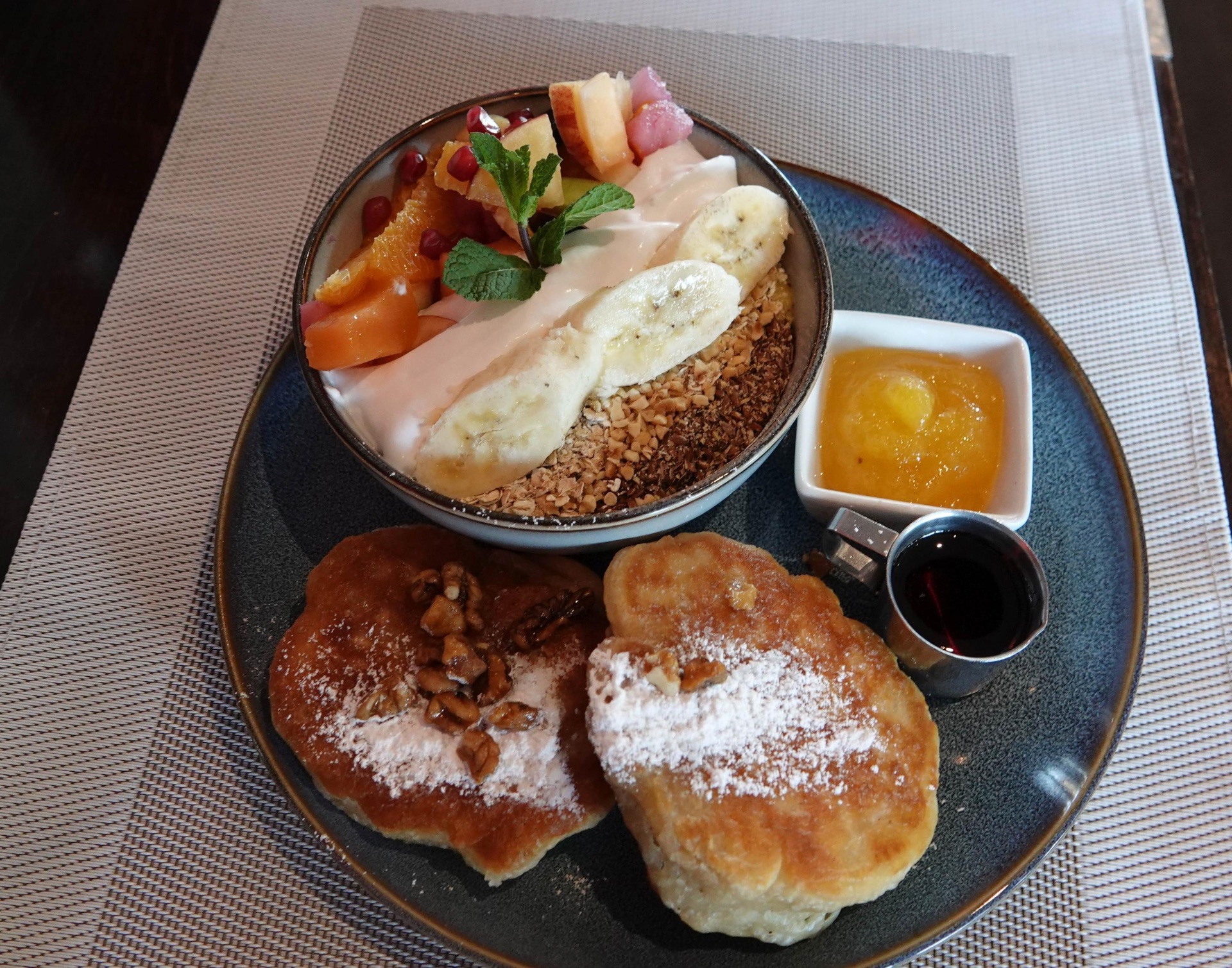 Einstein Pancakes & Bowl